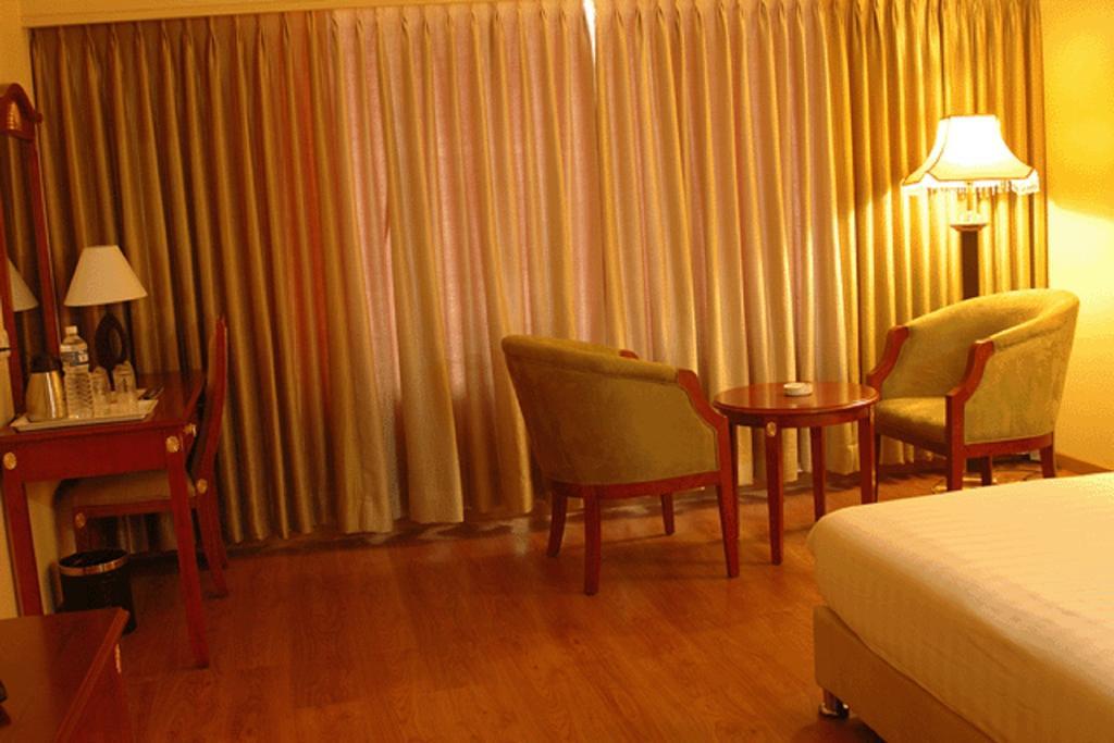 Hotel Krishna Palace Hospet Zimmer foto